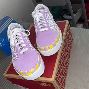 Old Sokol Stac “Wavy Daze Sheer Lilac” womens size 7.5US. Worn Once!